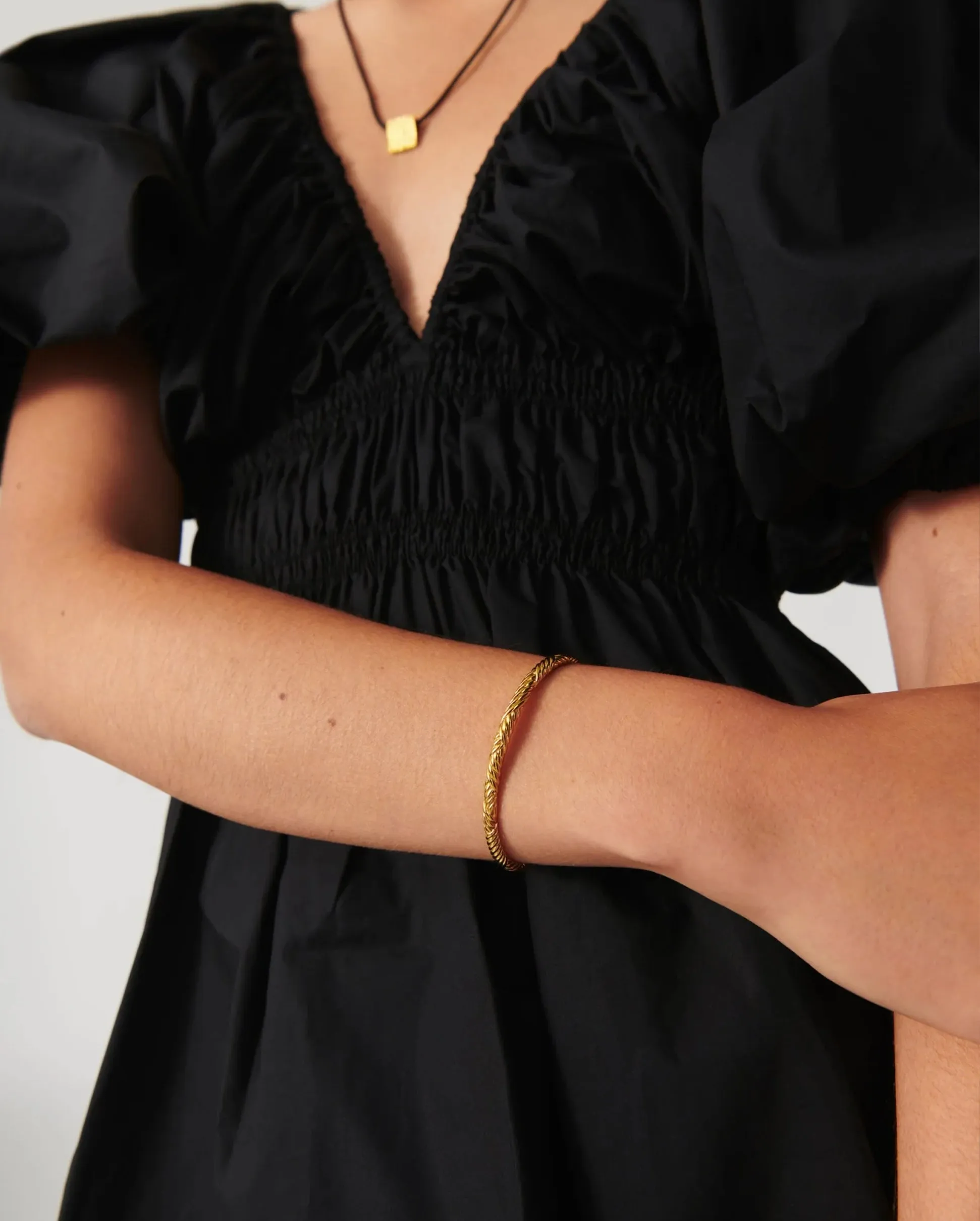 WAVY RIDGE GEMELLI CUFF BRACELET / GOLD